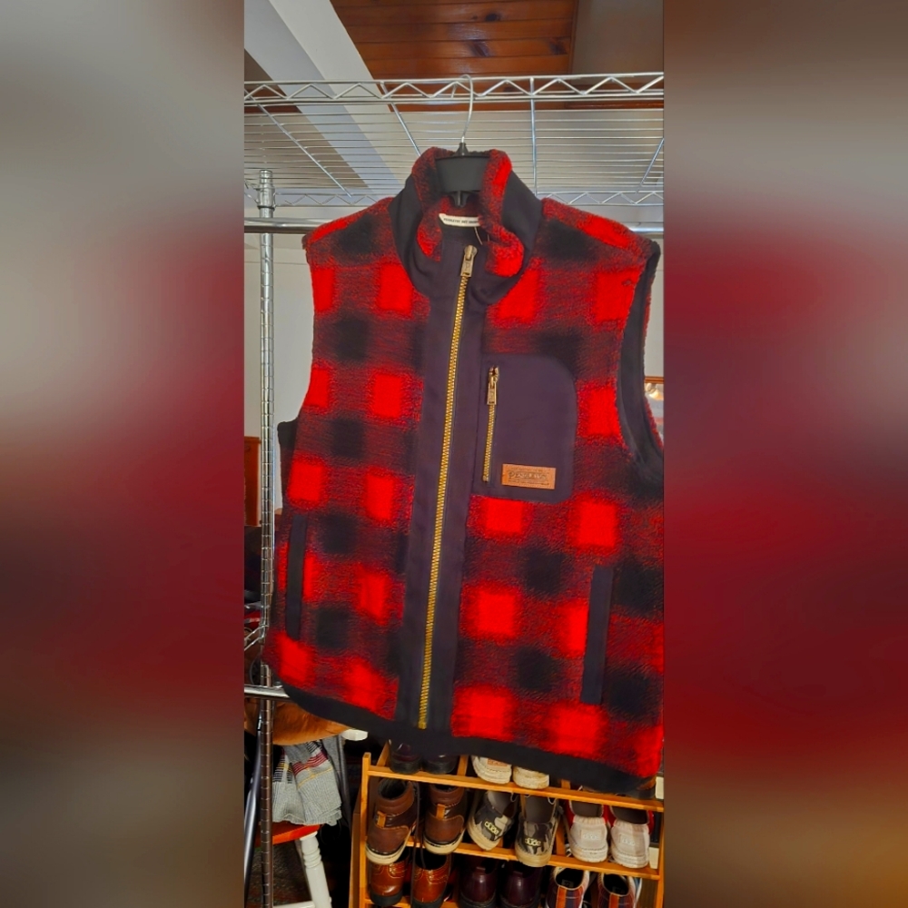 Pendleton sherpa vest NWT